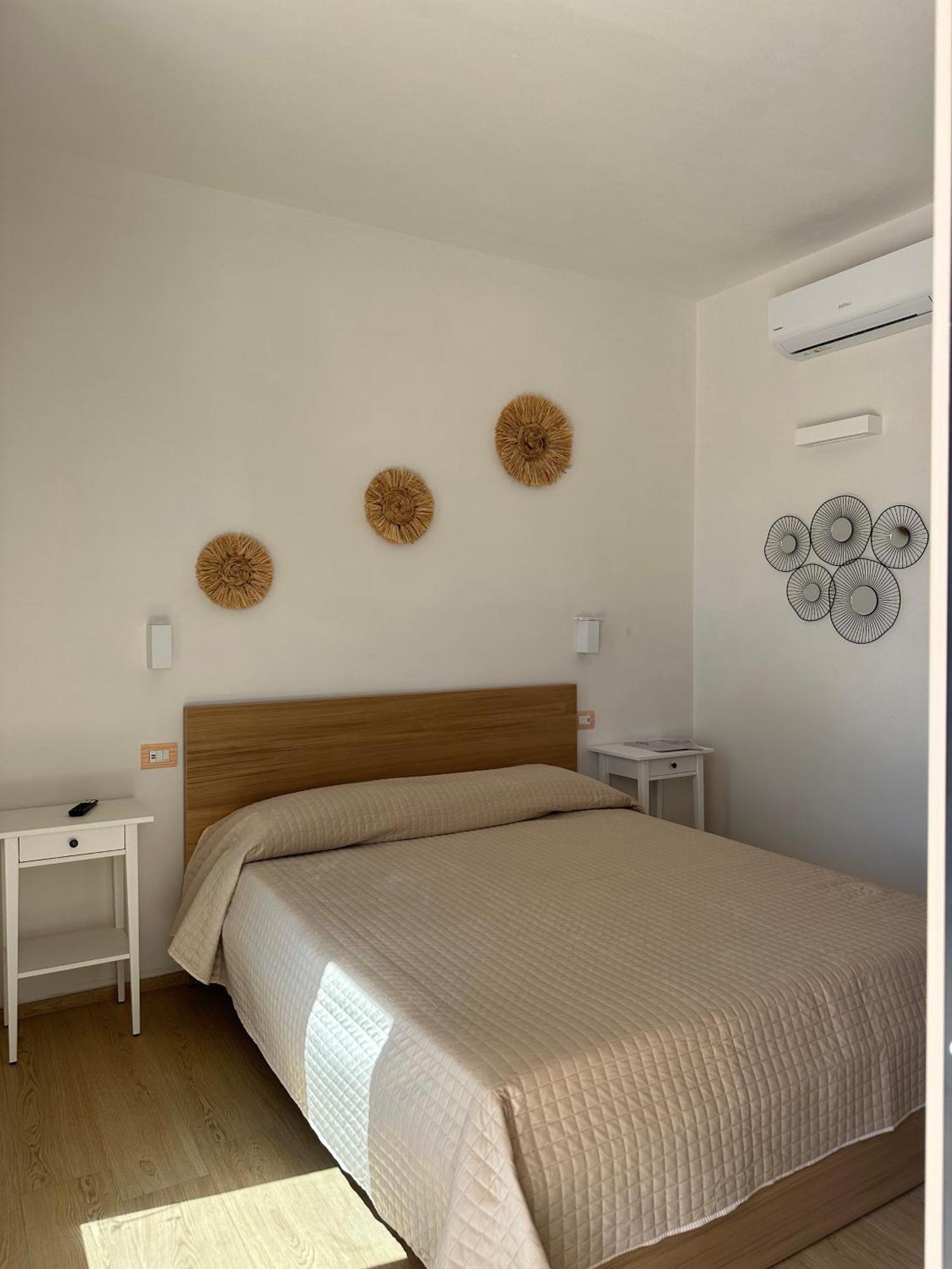 Li Mori Rooms Lizzanello ภายนอก รูปภาพ