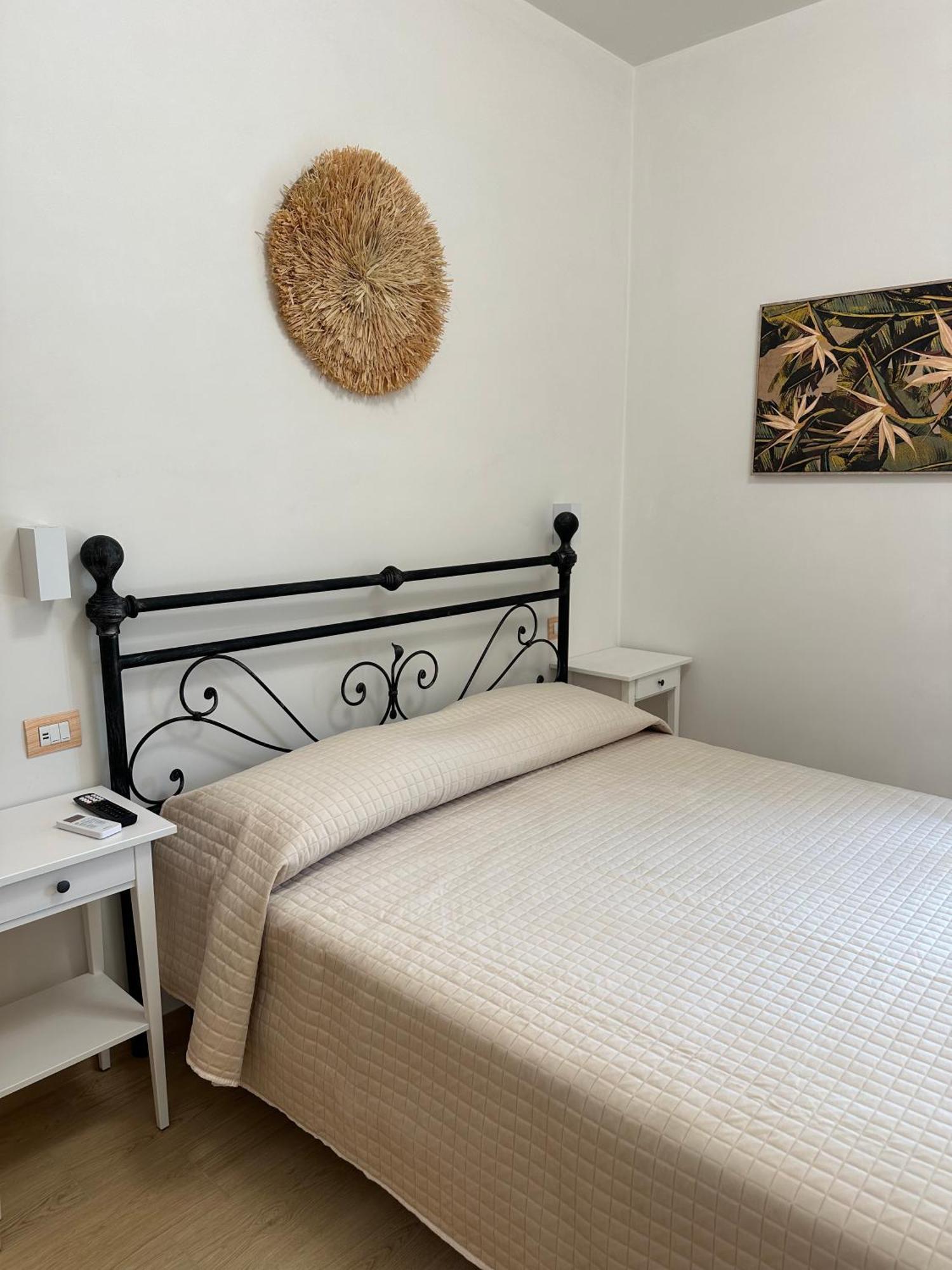 Li Mori Rooms Lizzanello ภายนอก รูปภาพ